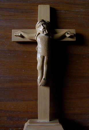 croix indienne en bois de santal